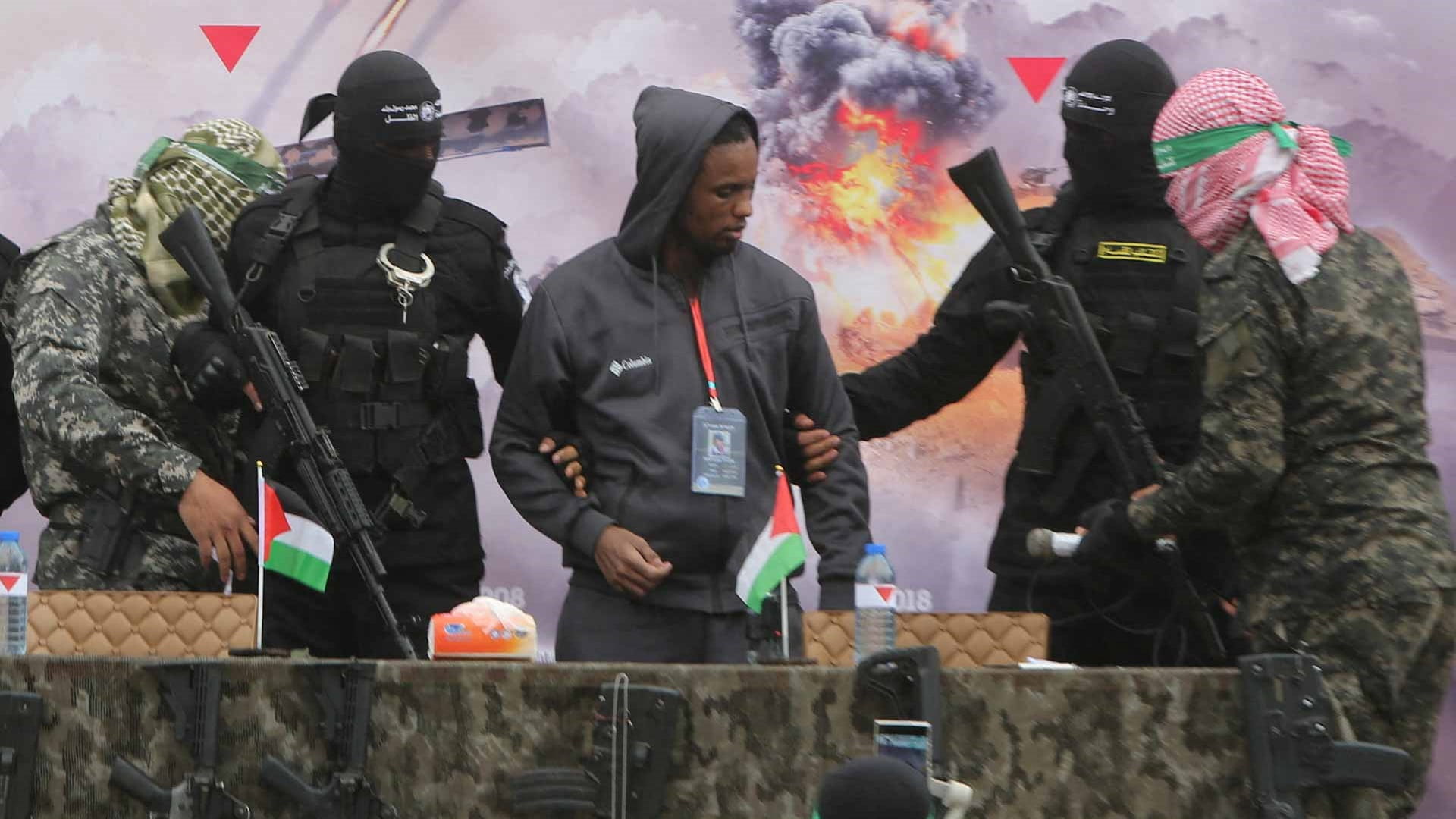 حماس تطلق سراح 5 رهائن بعد تسليم جثة شيري بيباس 