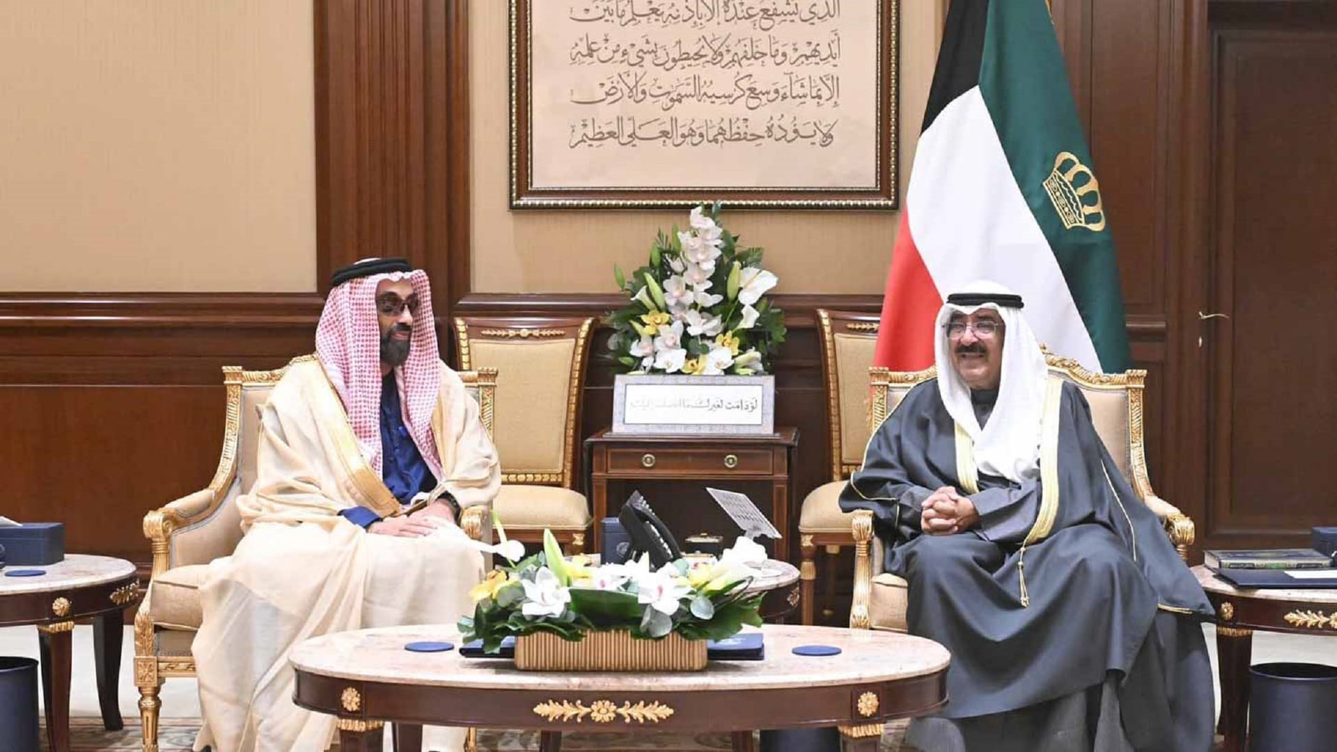 أمير الكويت يستقبل طحنون بن زايد
