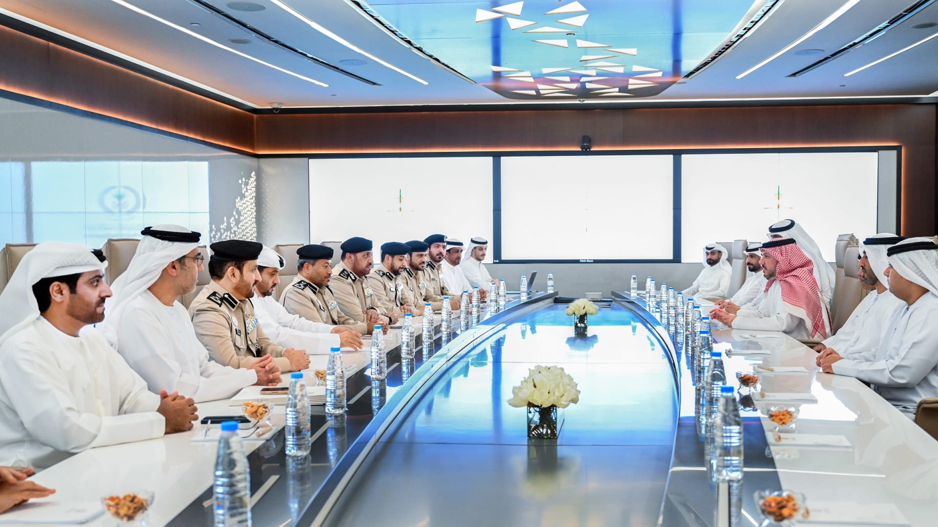 Bin Amer enhances cooperation with Sharjah Public Prosecutor  