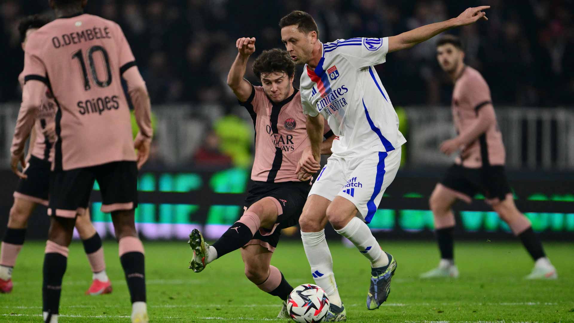 باريس سان جرمان يقبض بقوة على صدارة الدوري الفرنسي 