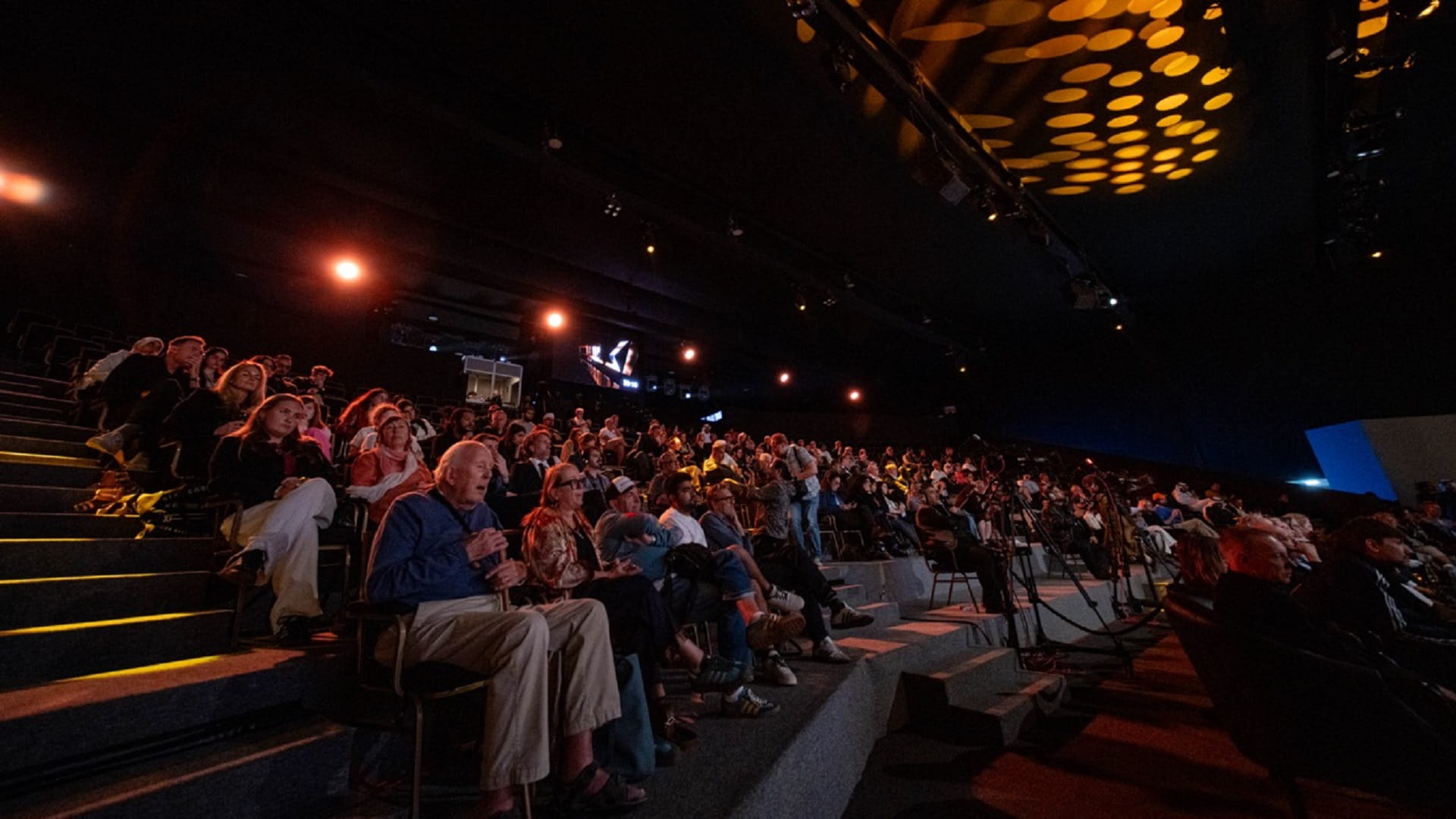 اكسبوجر يوثق عقوداً من الأزمات الإنسانية بتصوير النزاعات في العالم 