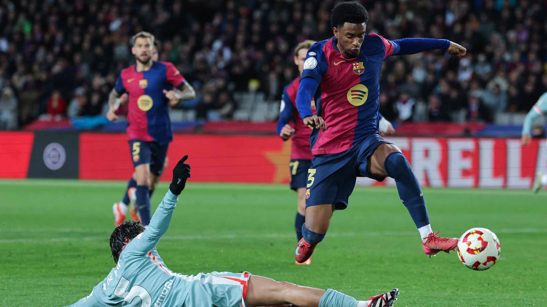 أتلتيكو يتعادل مع برشلونة في ذهاب نصف نهائي كأس إسبانيا 