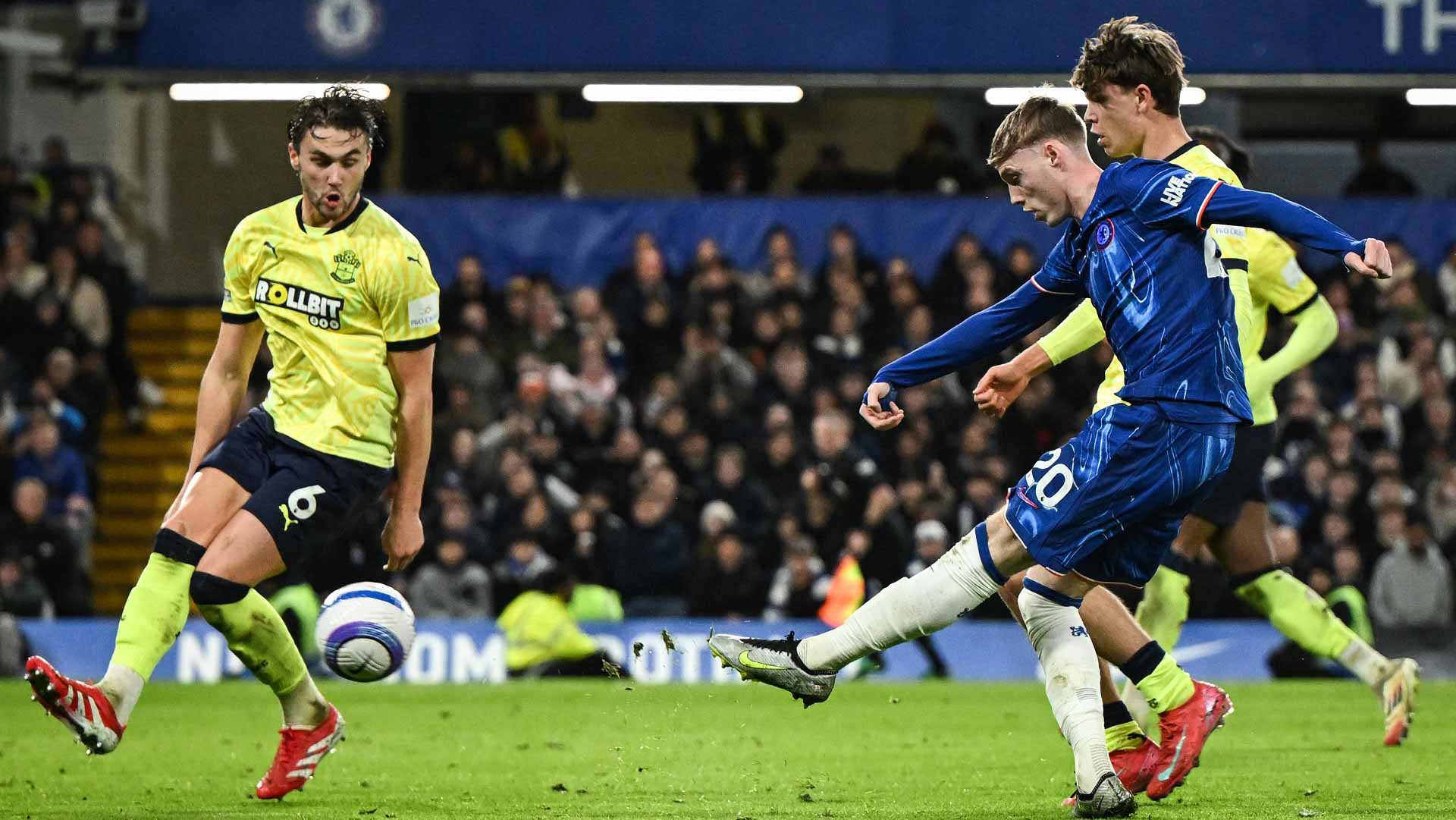 تشلسي يقسو على ساوثهامبتون في بطولة الدوري الإنجليزي 