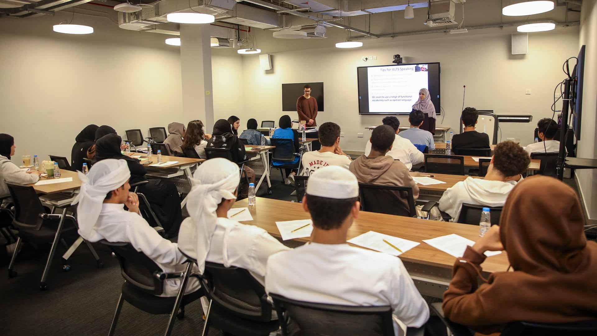 "الشارقة للتمكين الاجتماعي" تعزز مهارات الأيتام بدورة "الآيلس" 