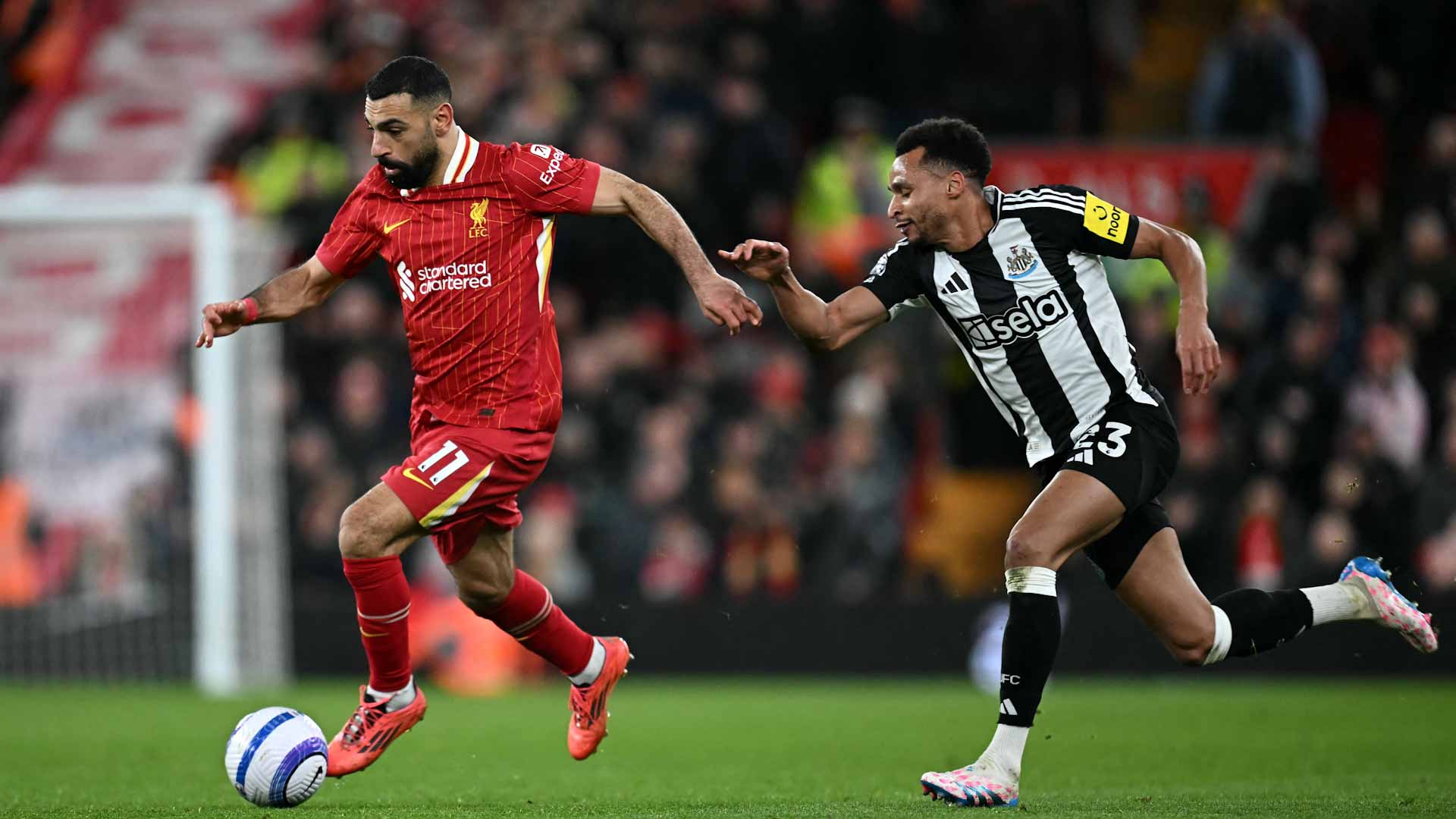 ليفربول يغرد وحيداً في صدارة الدوري الإنجليزي الممتاز  