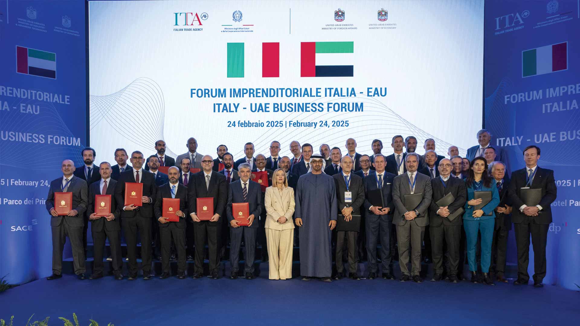 تعاون بيئي لبناء أول مرفق لإعادة تدوير البولي إيثيلين في الشارقة