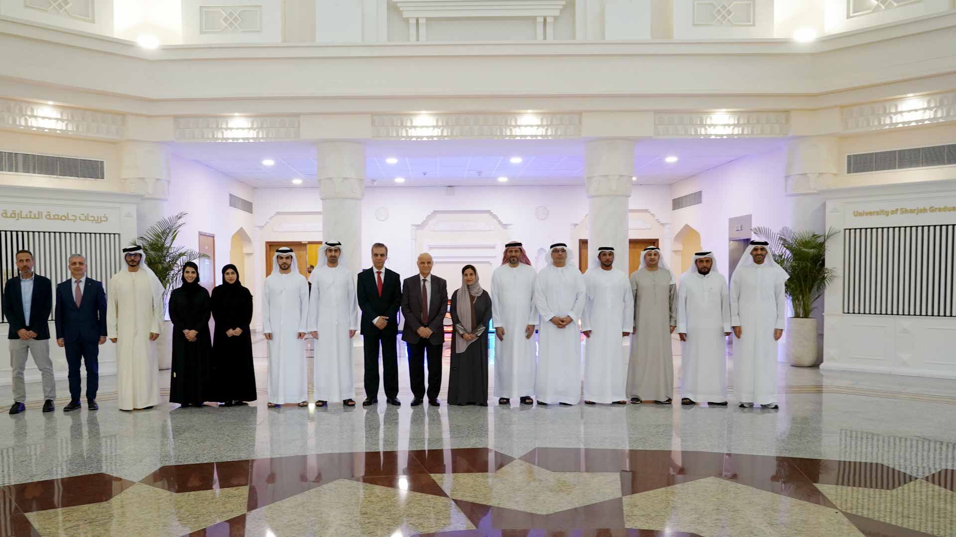 جامعة الشارقة تنظم أول اجتماع للمجلس الاستشاري لـ "إدارة الأعمال" 