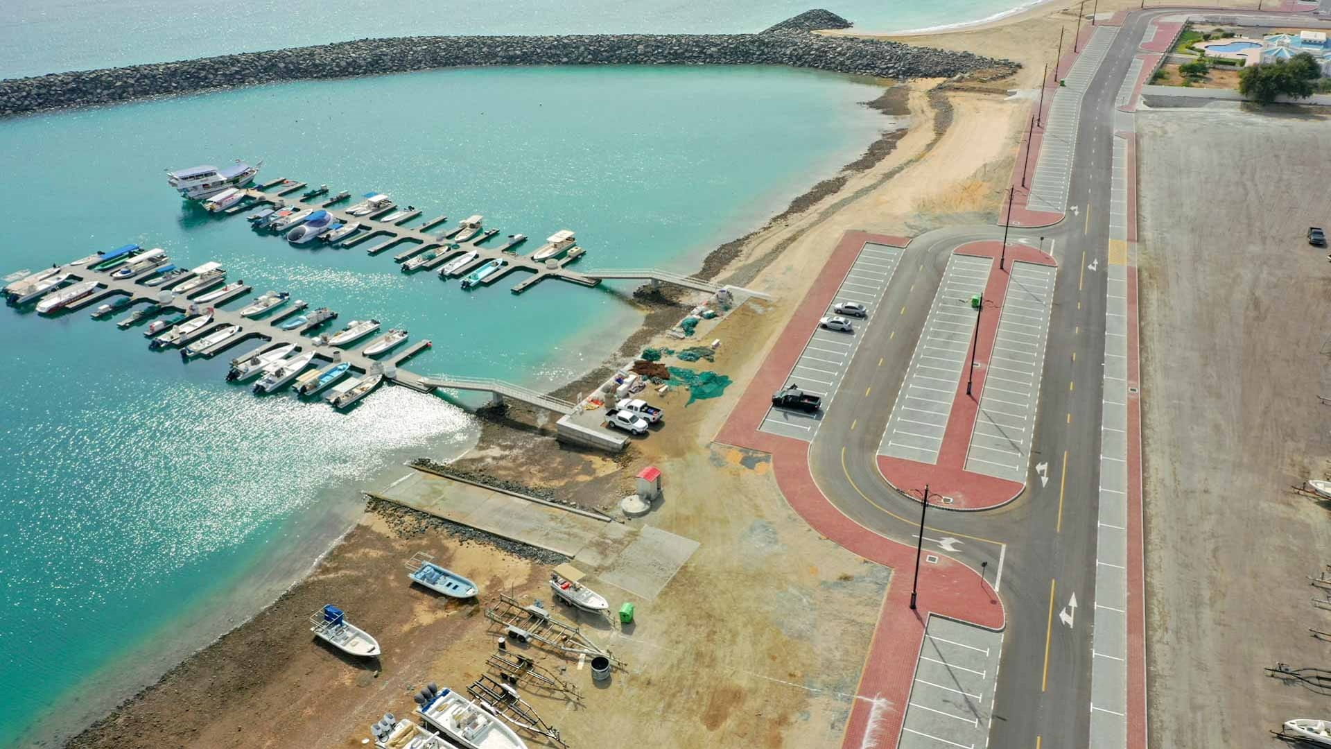 "طرق الشارقة" تطوّر شاطئ اللؤلؤية على امتداد 750 متراً 