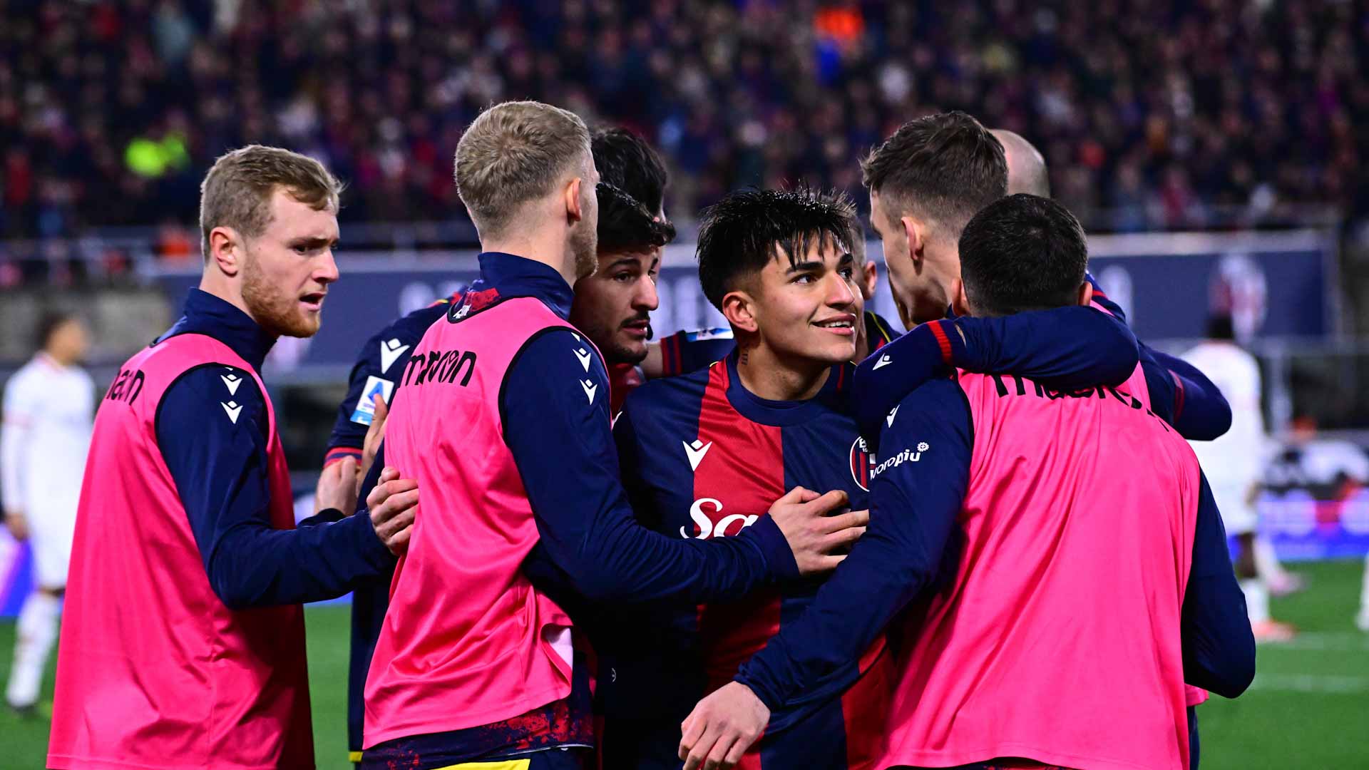 ميلان يسقط أمام بولونيا في الدوري الإيطالي  