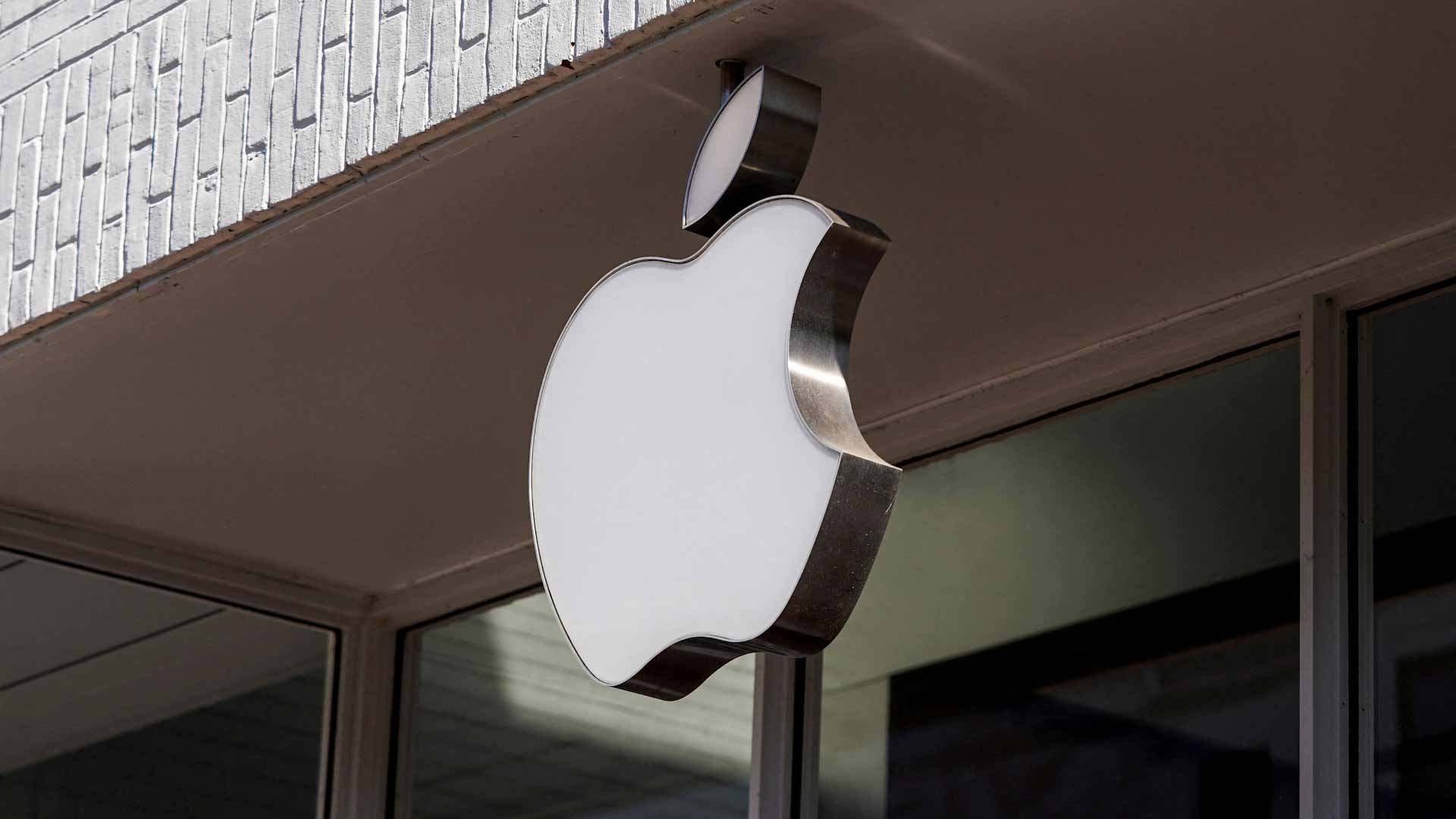 أبل توافق على دفع 95 مليون دولار لتسوية دعوى اختراق "سيري" 