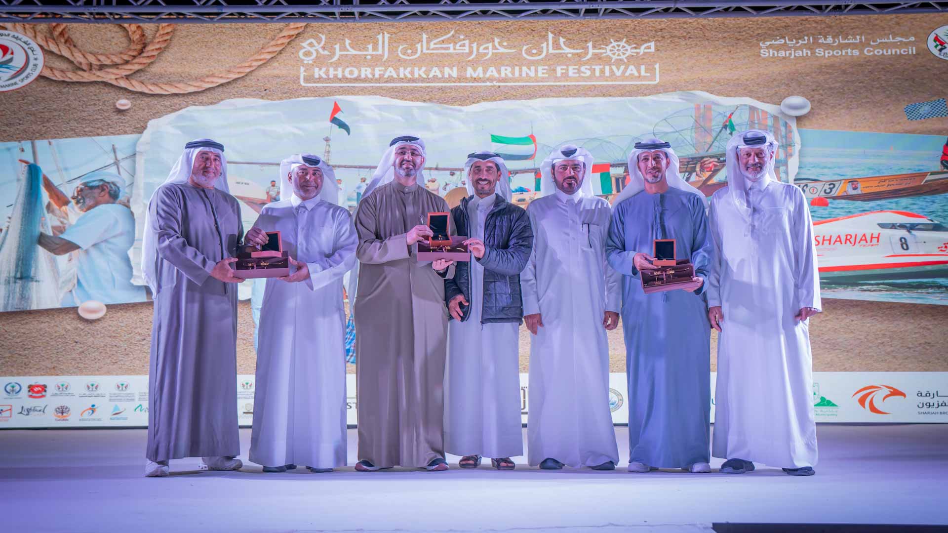 نادي الرياضات البحرية يكرم الجهات المشاركة بمهرجان خورفكان البحري 