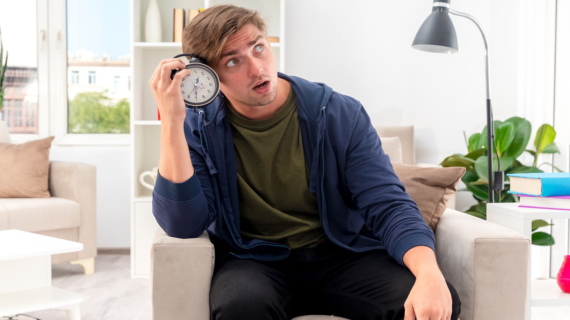 في دراسة جديدة.. الجلوس لفترات طويلة يزيد خطر الإصابة بأمراض القلب 