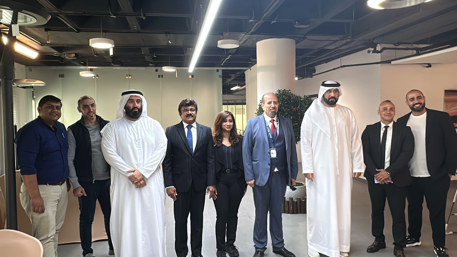 "كينغستون القابضة" و"إنارة" تعززان ريادة الشارقة في قطاع الصناعة 