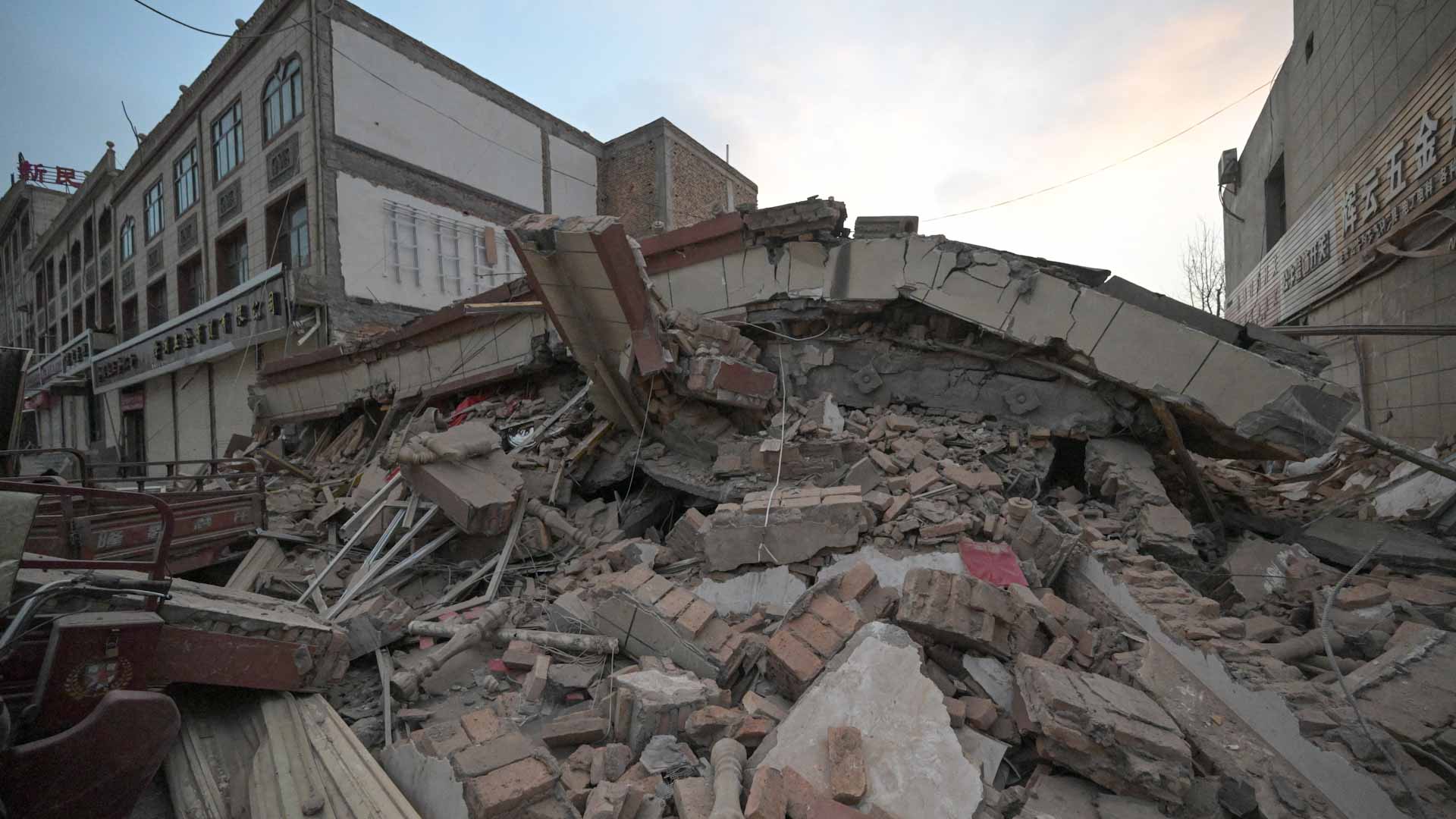  وسط انهيار مبان..زلزال التبت يخلف 32 قتيلاً و38 جريحاً