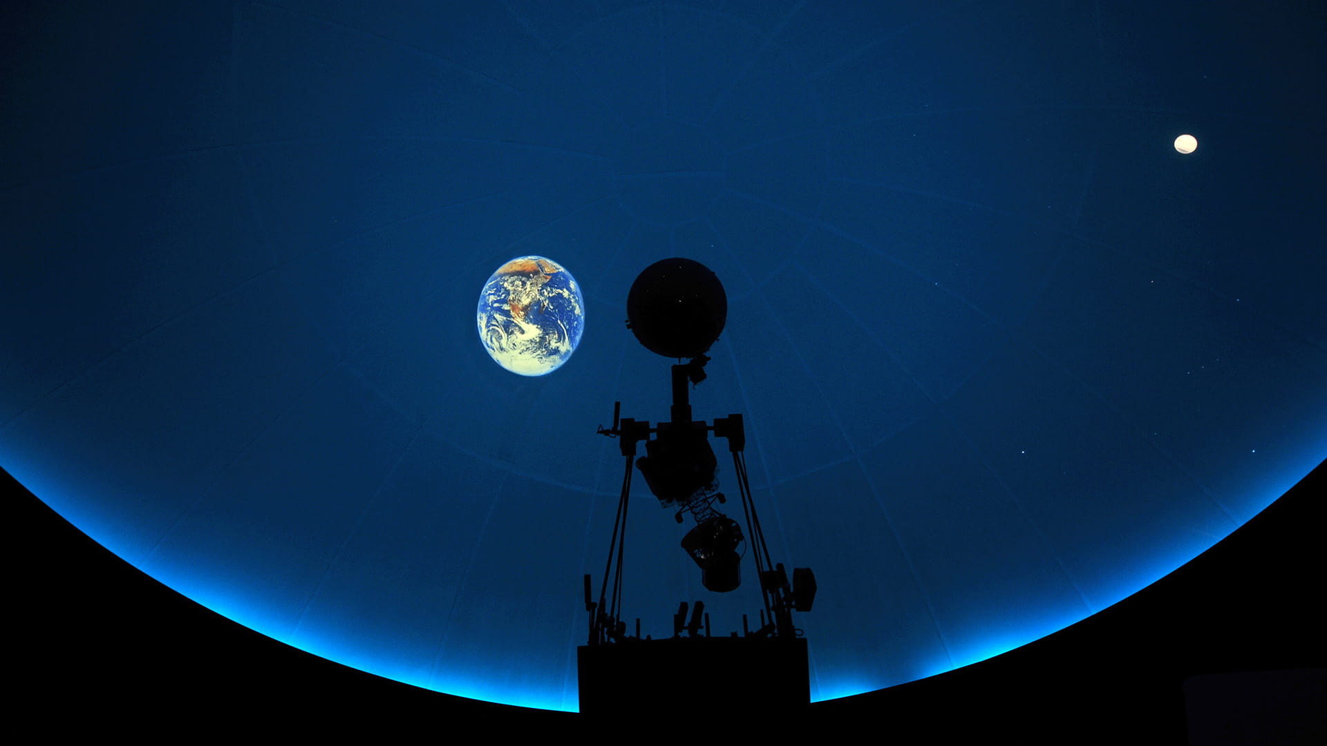 متحف الشارقة العلمي: التعليم والتشويق والتسلية في مكان واحد