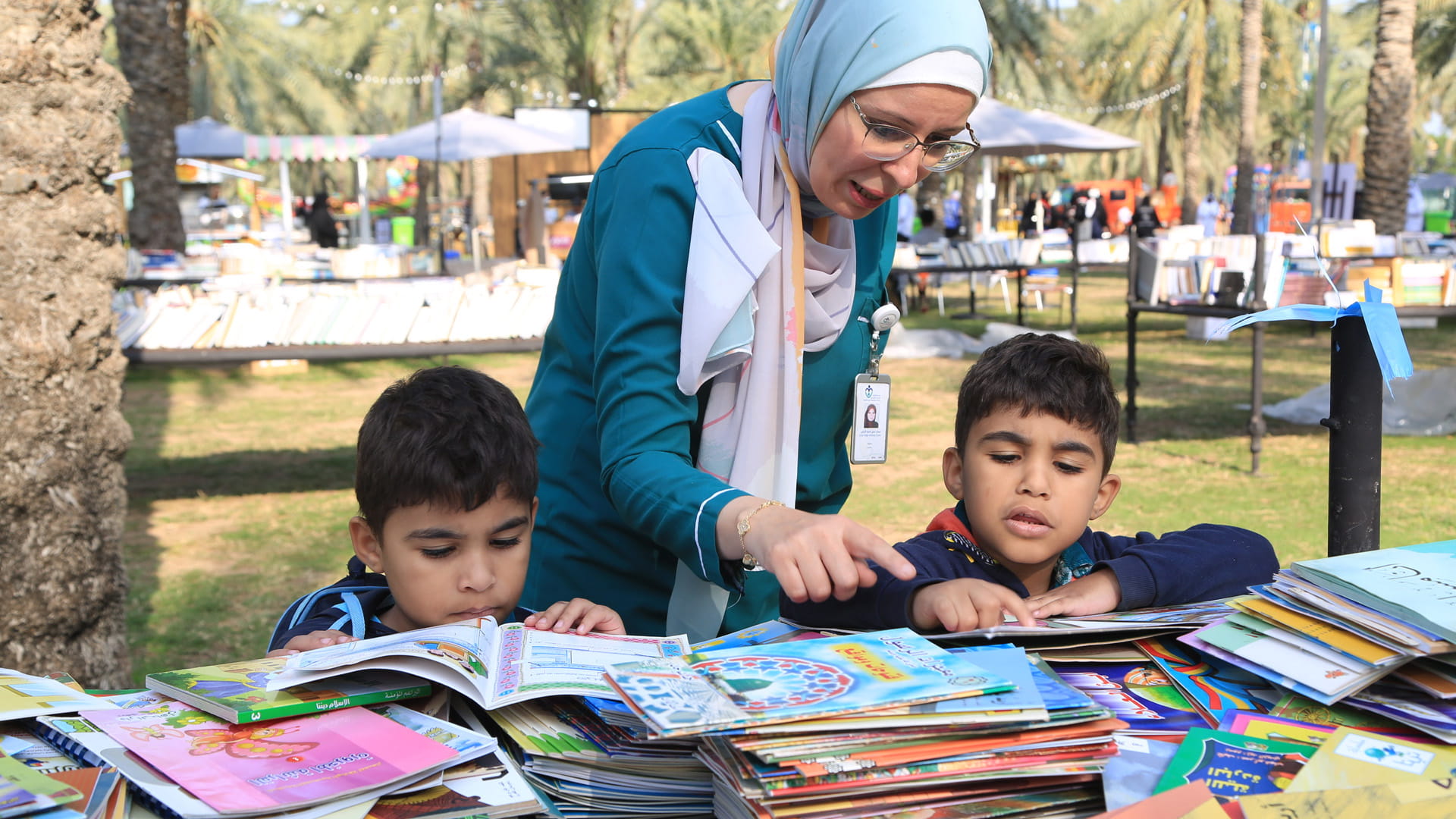 سوق الوراقين للكتب المستعملة في الشارقة 