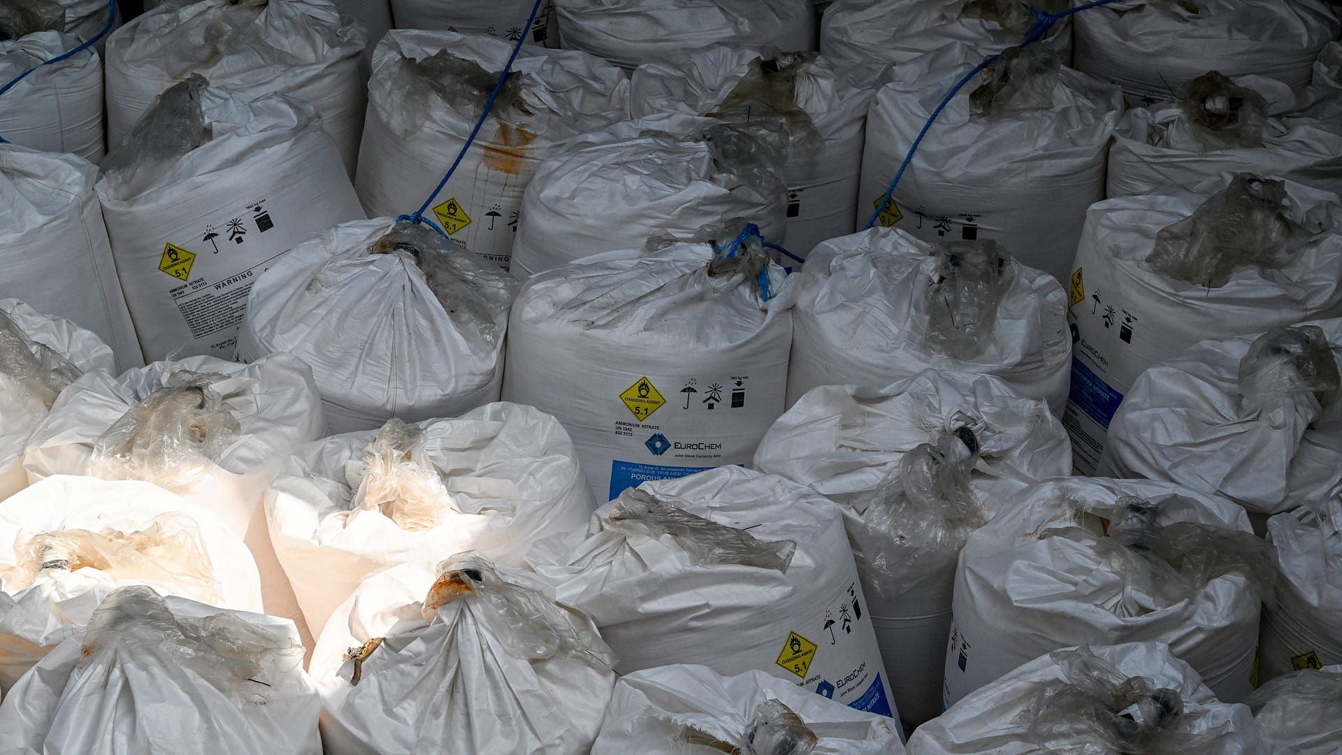 بسبب كميتها الضخمة..ساحل العاج تحتجز 20 ألف طن من نترات الأمونيوم  