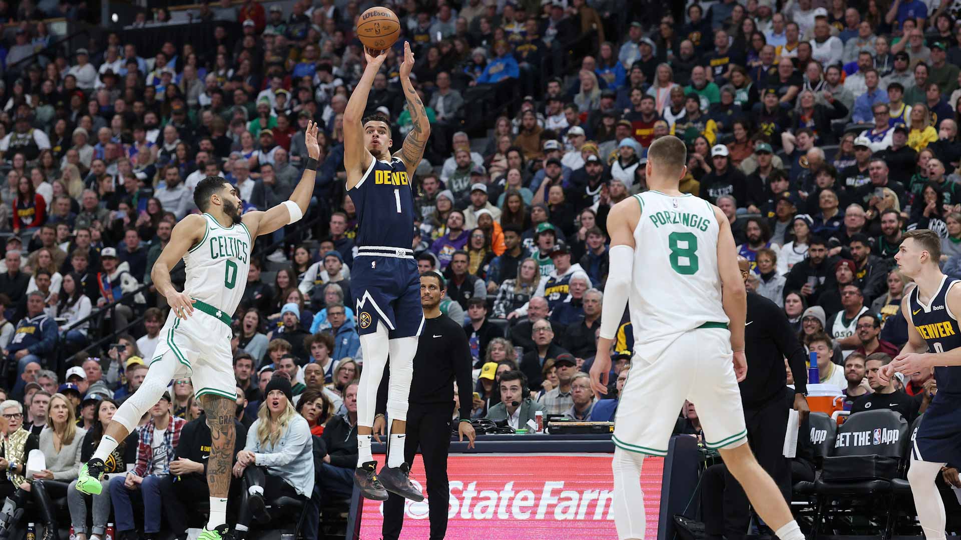 بوسطن يتخطى ناجيتس في دوري كرة السلة الأميركي 