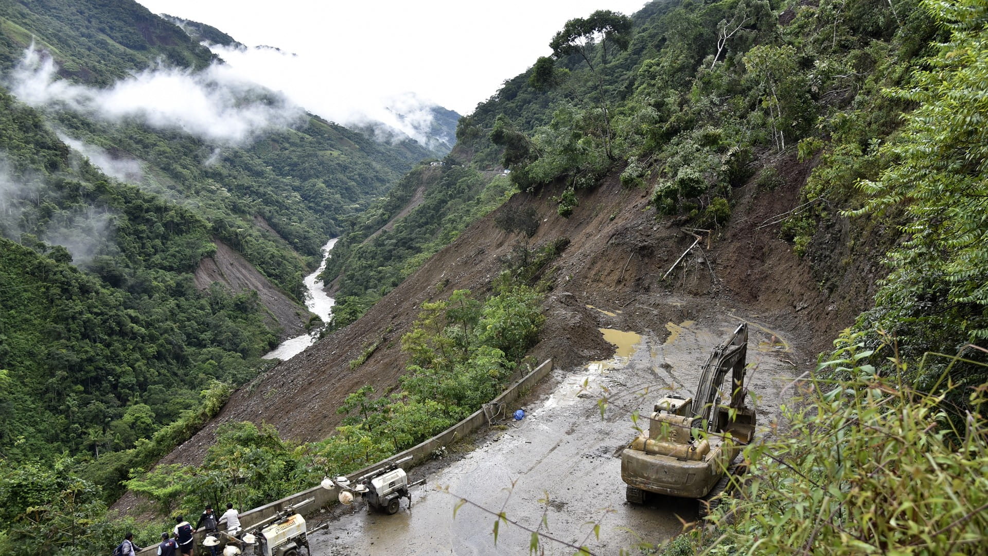 في بوليفيا: انهيار أرضي يدمر المنازل ويشرد سكانها بكوتشابامبا 