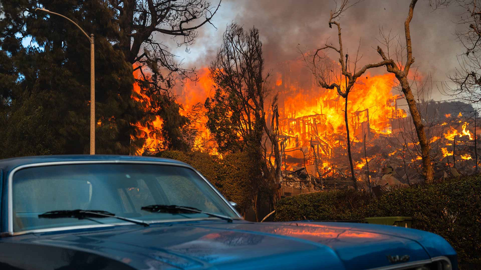 إخلاء إلزامي لسكان هوليوود بسبب حريق جديد في لوس أنجليس