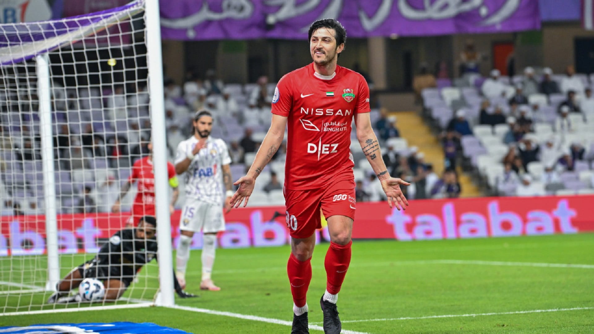 شباب الأهلي يحسم القمة المؤجلة أمام العين في دوري أدنوك للمحترفين 