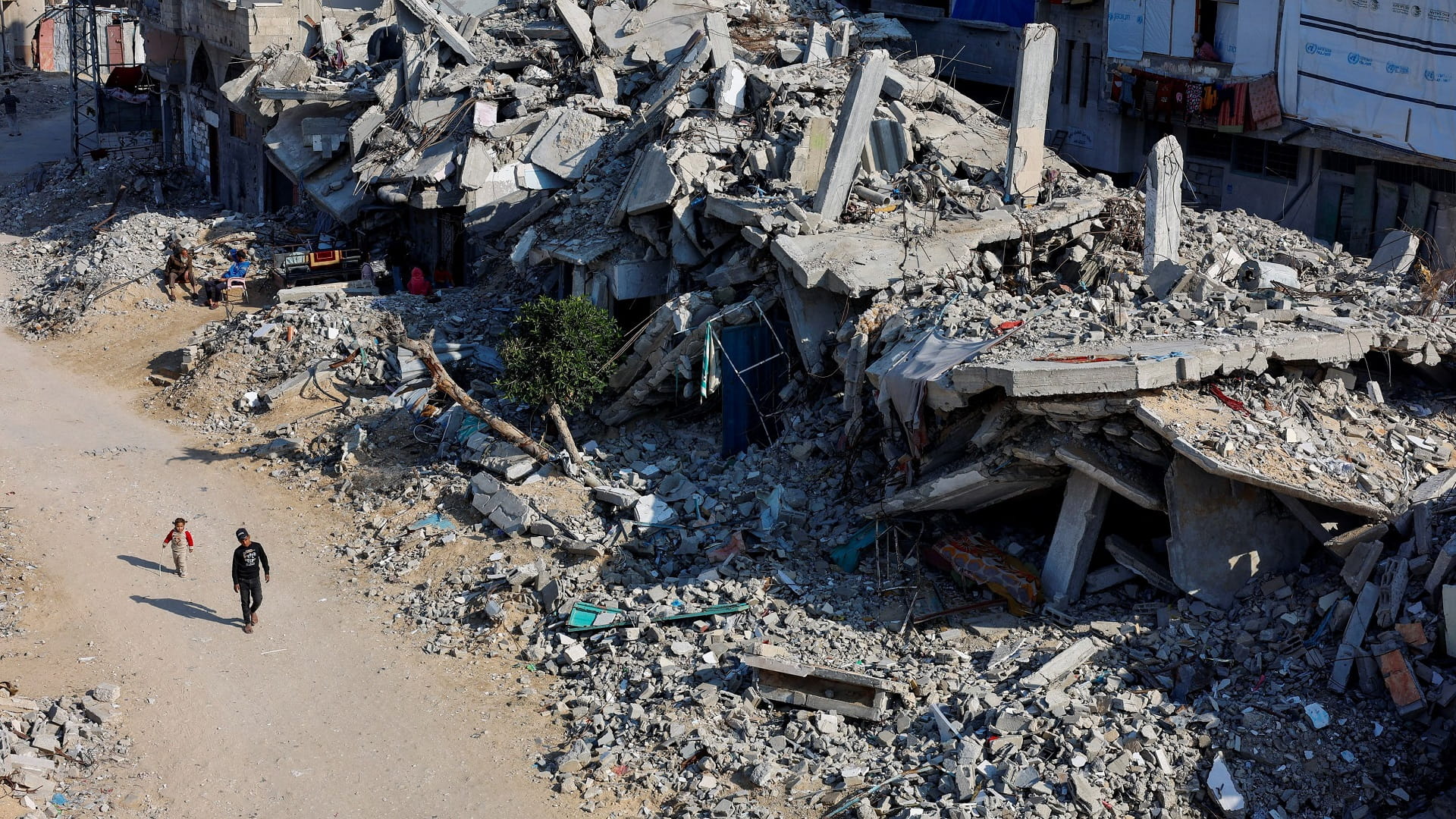 صورة بعنوان: القصف الإسرائيلي على غزة يقتل 70 طفلاً فلسطينياً خلال خمسة أيام 