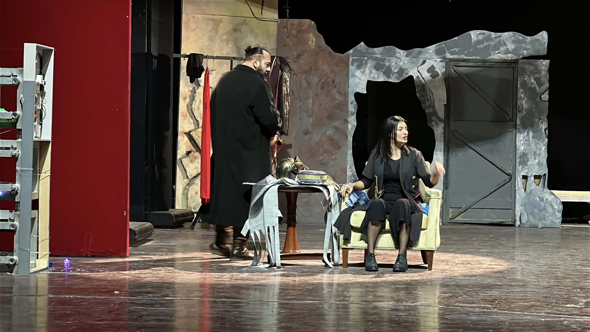 500 Omani artists participate in the Arab Theater Festival 