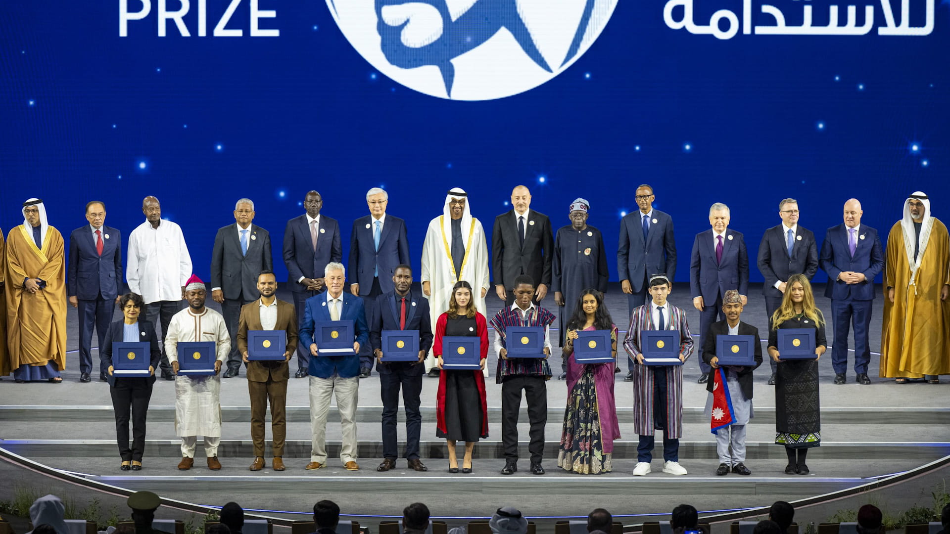 رئيس الدولة يكرّم الفائزين بجائزة زايد للاستدامة لعام 2025