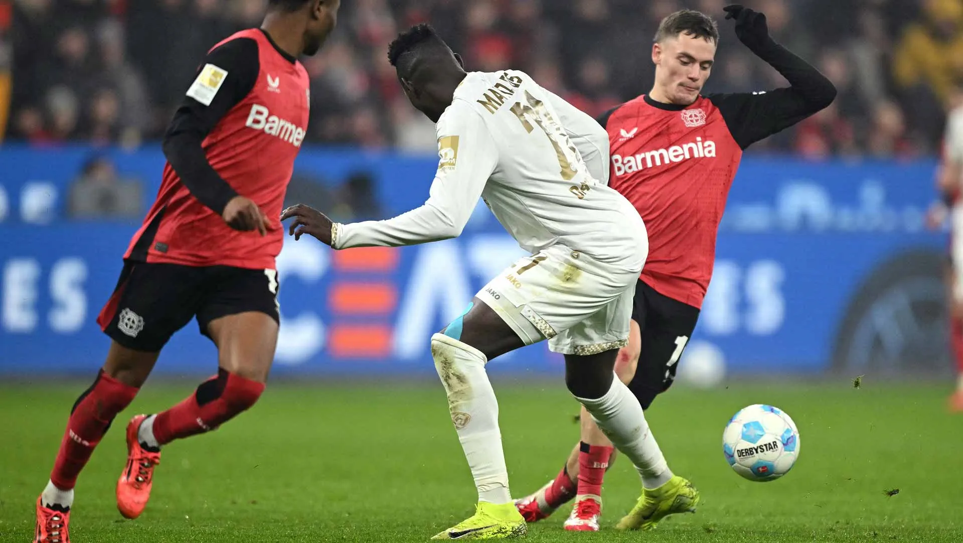 Grimaldo leads Bayer Leverkusen to victory over Mainz