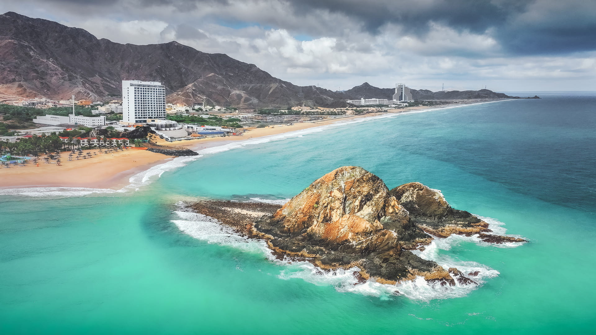 جزيرة سنوبي: وجهة لعشاق الأنشطة البحرية والطبيعة