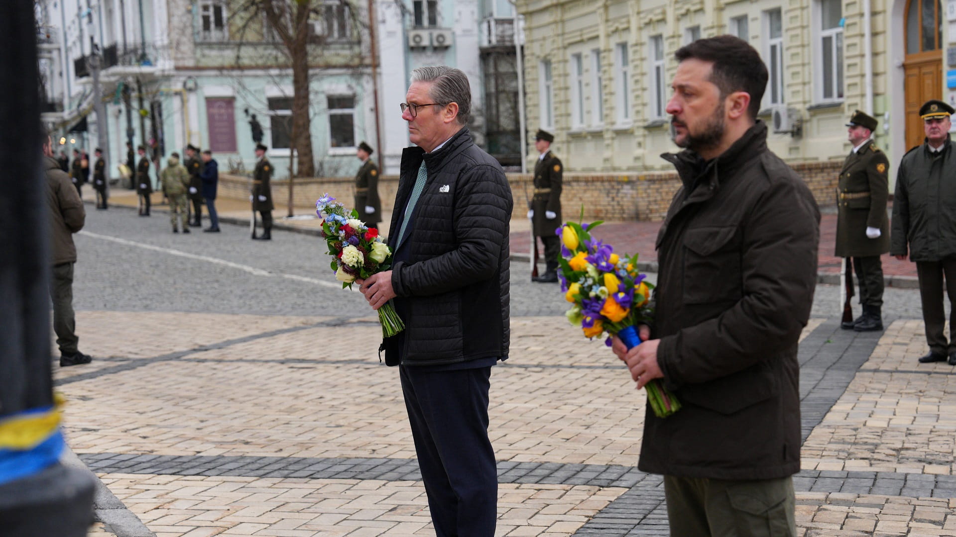 خلال زيارة ستارمر... الدفاعات الجوية تتصدى لهجوم روسي على كييف 