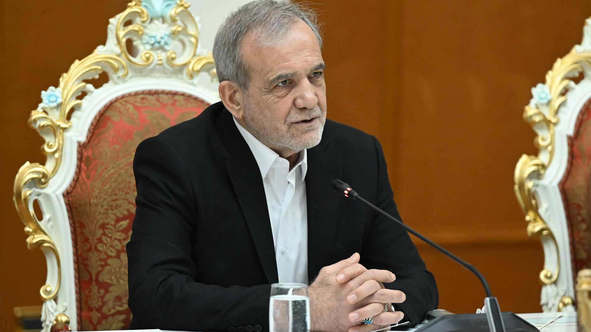 في مرحلة جديدة للتحالف..رئيس إيران يصل موسكو لعقد شراكة استراتيجية