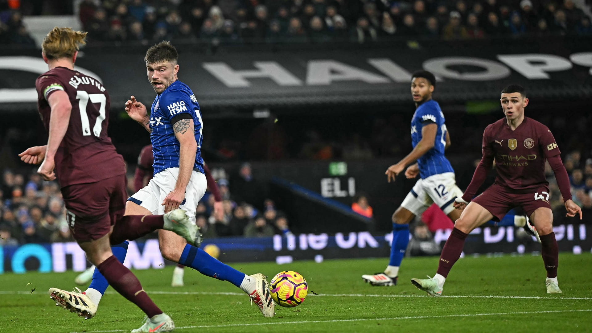 مانشستر سيتي يمزق شباك إيبسويتش تاون بالدوري الإنجليزي 