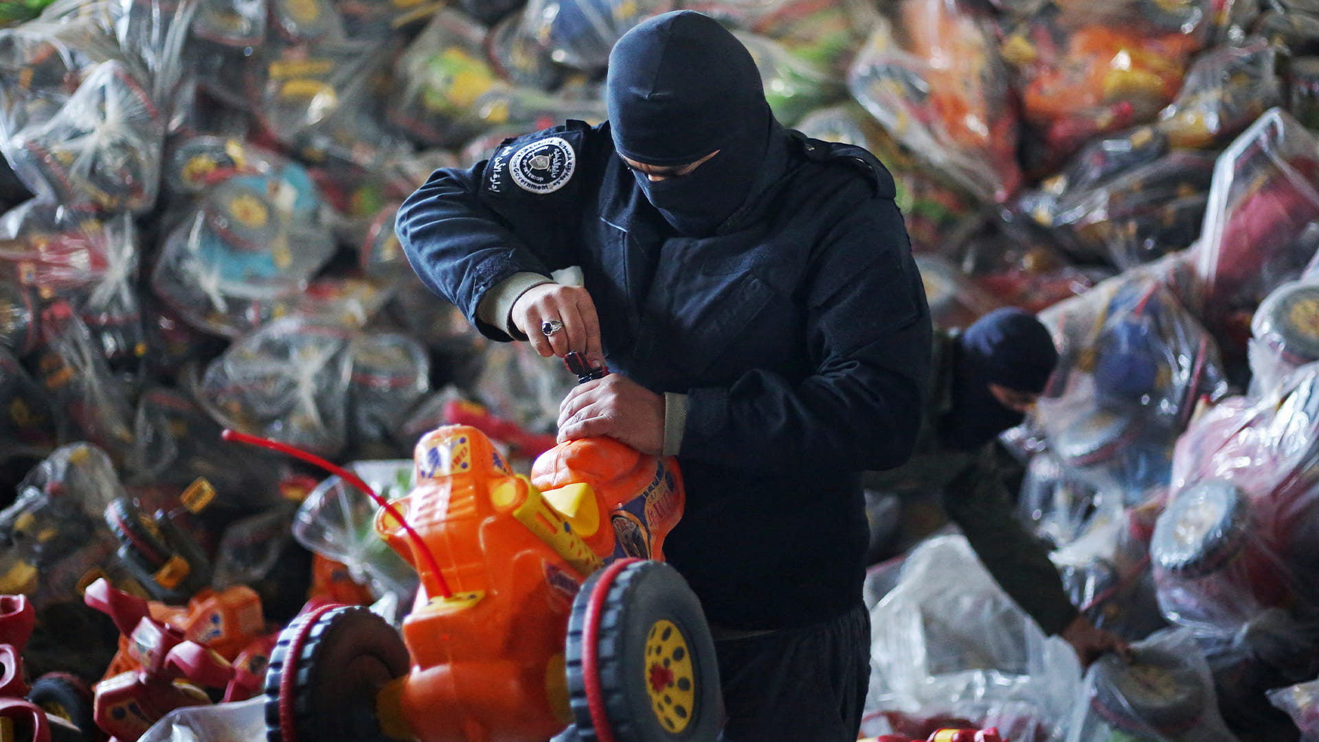 إتلاف 100 مليون حبة كبتاغون بدمشق وضبط مستودع "تعليب" في اللاذقية 