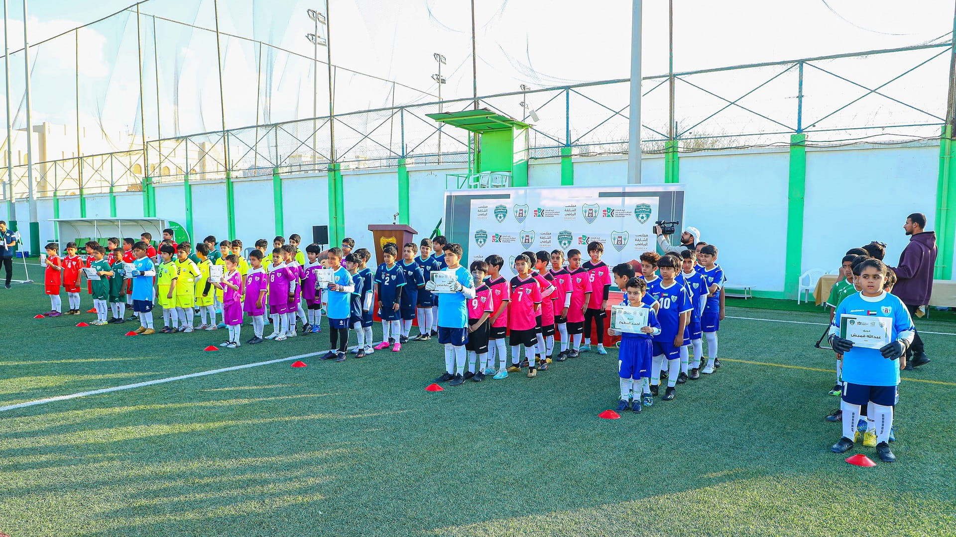 نادي دبا الحصن يطلق بطولة الموهوبين لكرة القدم وسط أجواء حماسية  