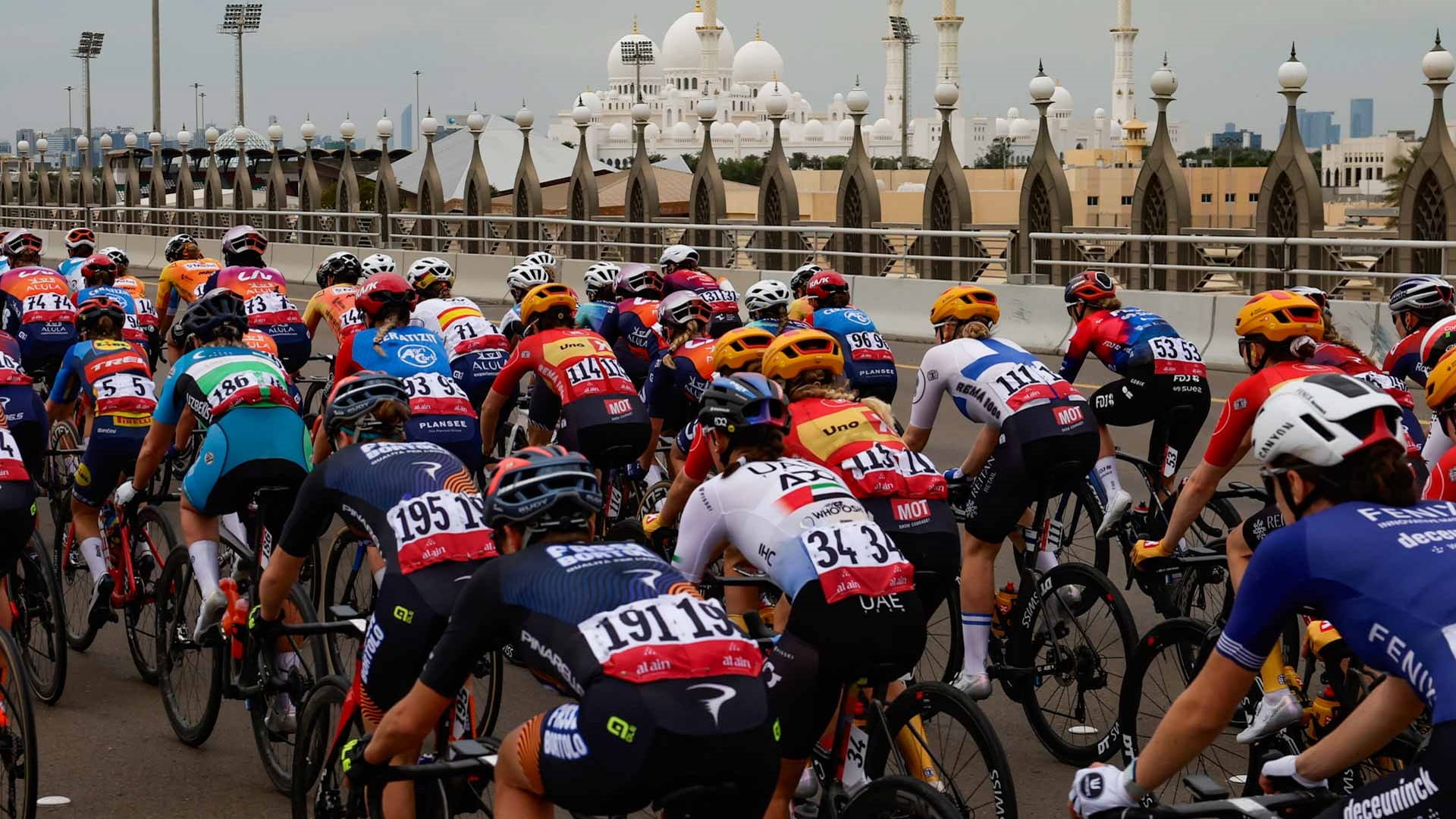 أبوظبي الرياضي يعلن مسارات طواف الإمارات المقبل