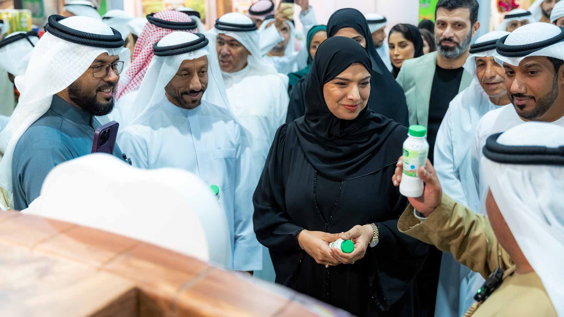 وزيرة التغير المناخي والبيئة تشهد افتتاح معرض الذيد الزراعي 2025