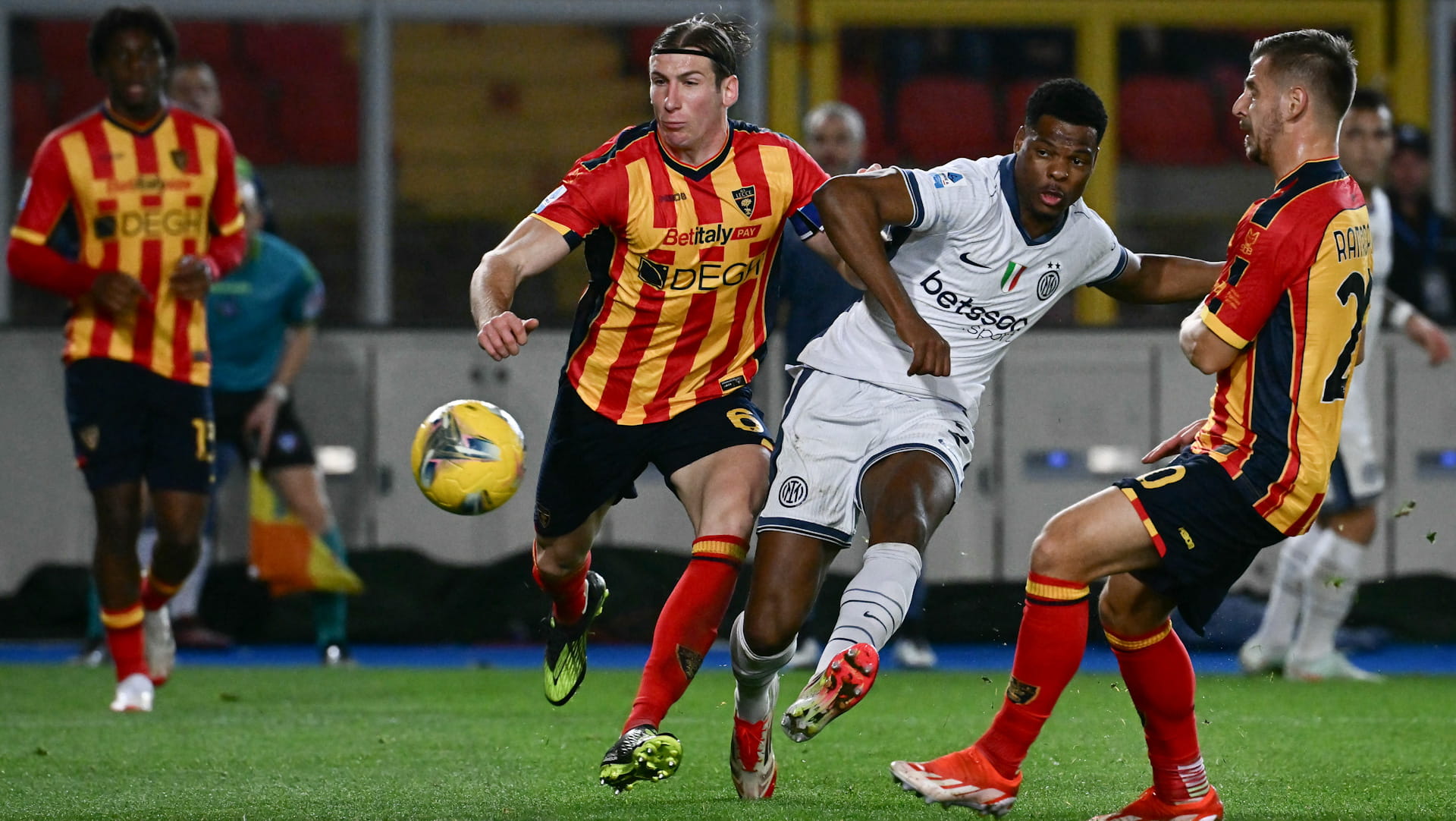 إنتر ميلان يقسو على ليتشي برباعية نظيفة في الدوري الإيطالي