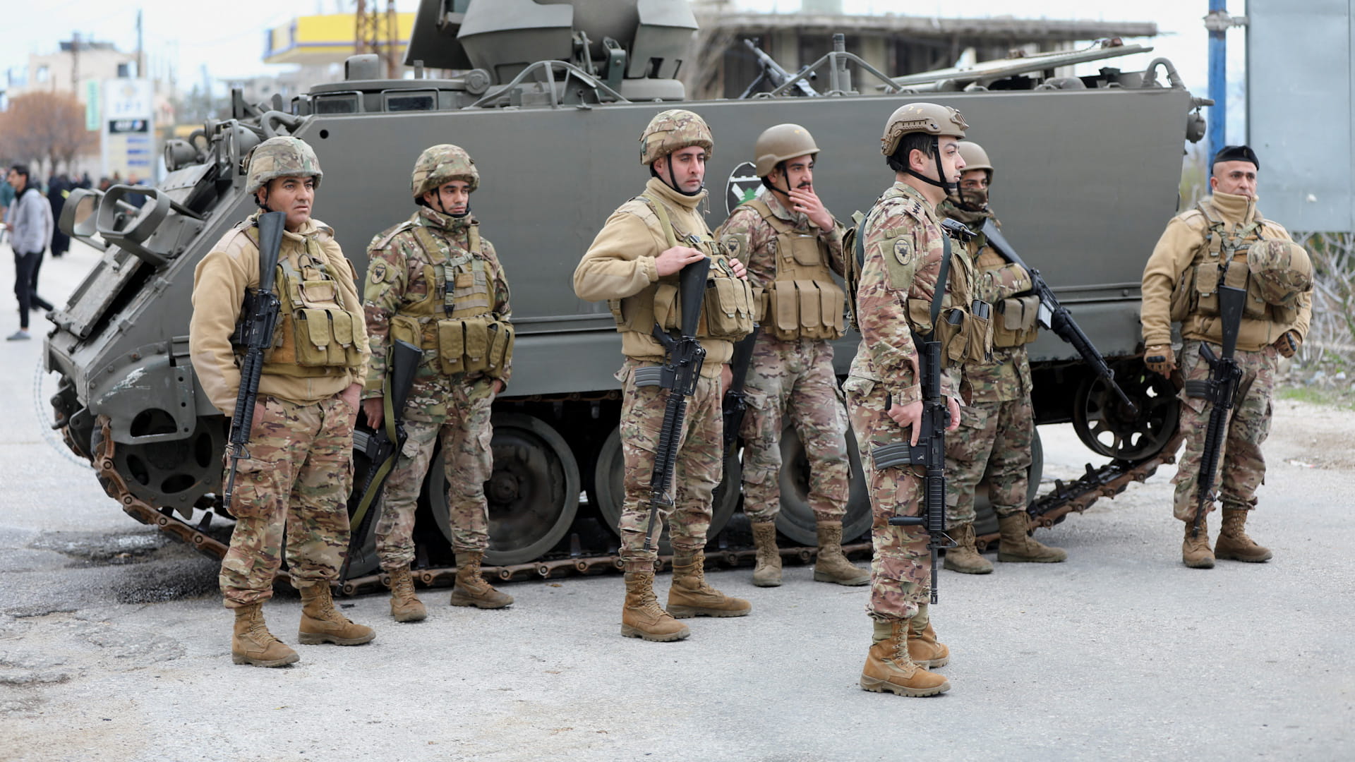 إسرائيل تقتل 15 وتصيب 83 في جنوب لبنان لدى محاولتهم العودة لقراهم 