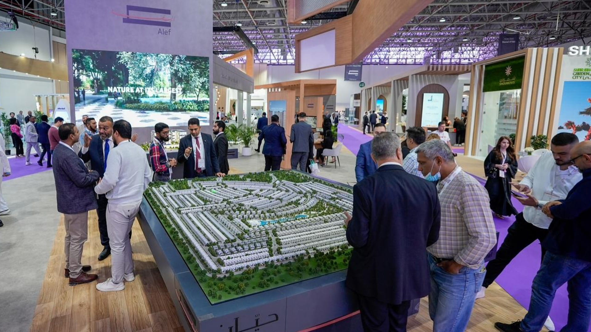 "ألف" تبرم صفقات عقارية بـ1.371 مليار درهم خلال "إيكرس 2025"