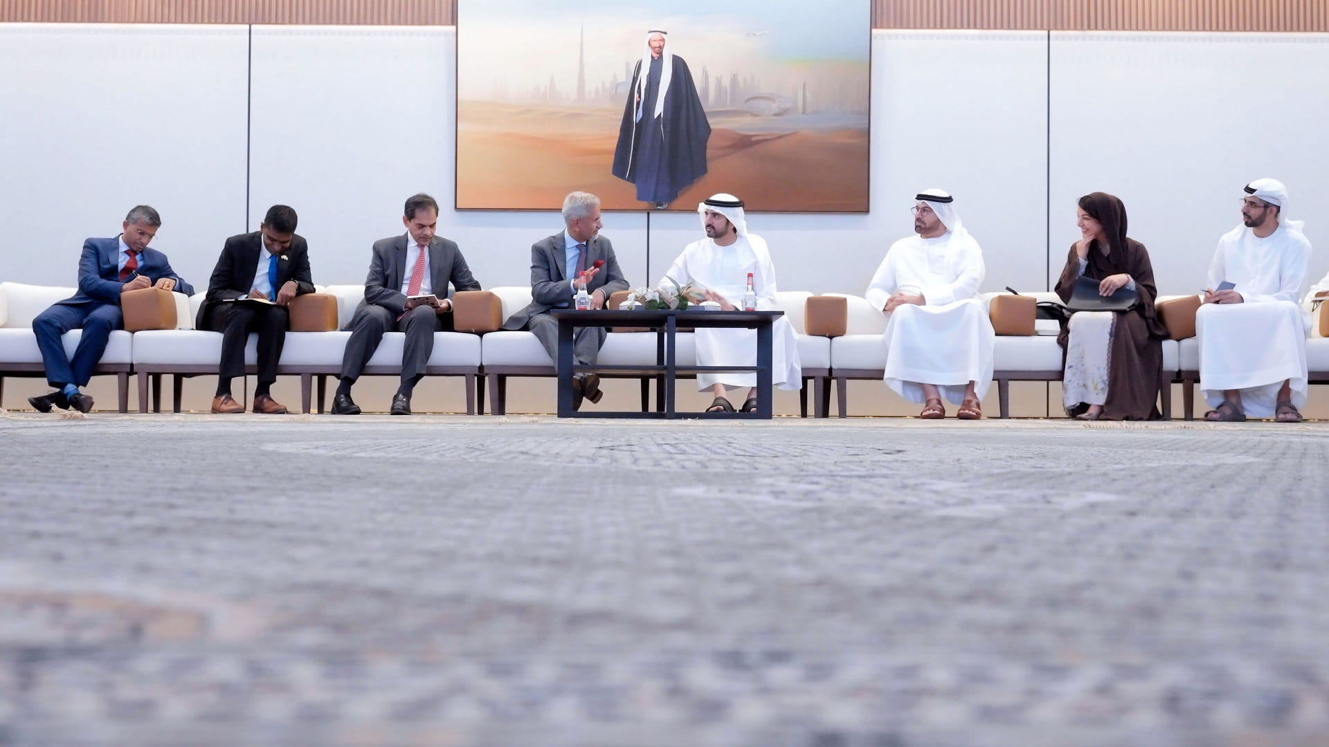 حمدان بن محمد يتلقى دعوة من رئيس وزراء الهند لزيارة نيودلهي بأبريل