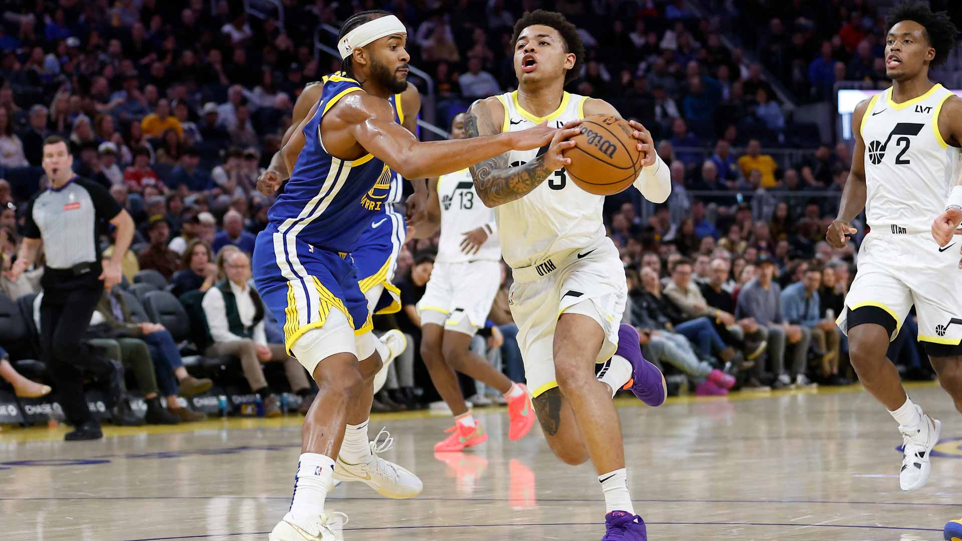 جولدن ستيت يتخطى يوتا جاز في دوري كرة السلة الأميركي 