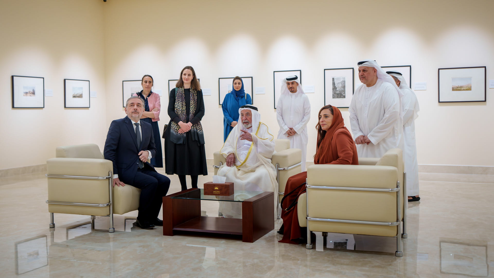 حاكم الشارقة يبحث ورئيس المكتبة الوطنية الفرنسية تعزيز التعاون