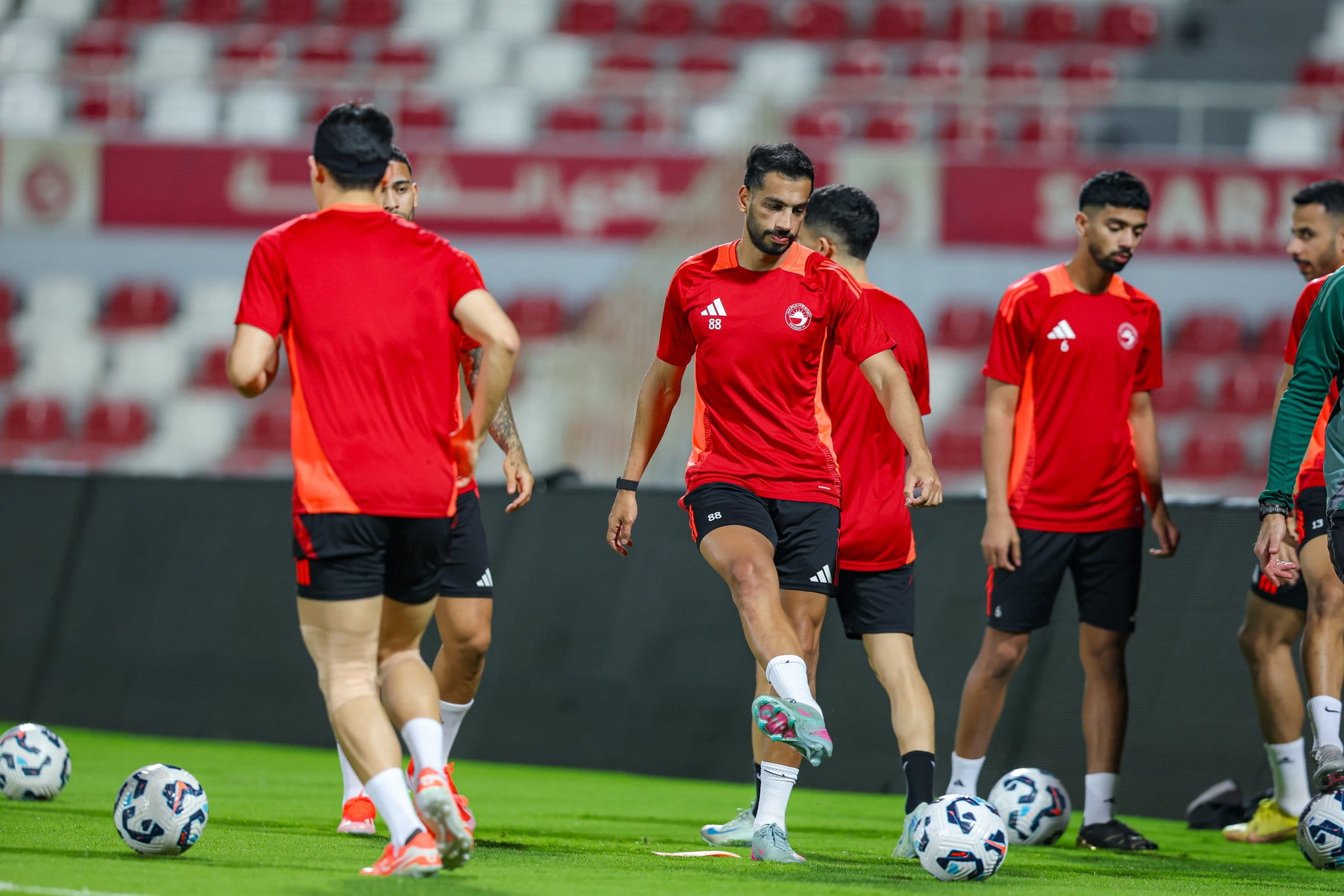 نادي الشارقة يعلن تفاصيل برنامج فريق الكرة استعداداً للموسم الجديد 