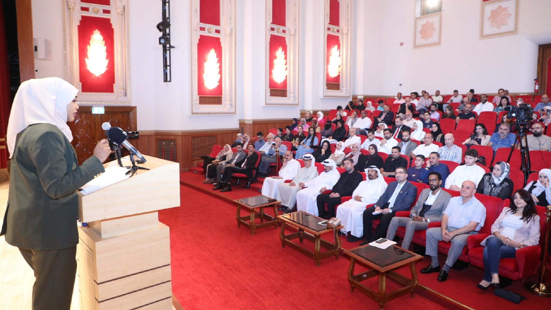 "بيت الشعر" يضيء سماء الشارقة بأمسية من وحي السيرة والرحلة