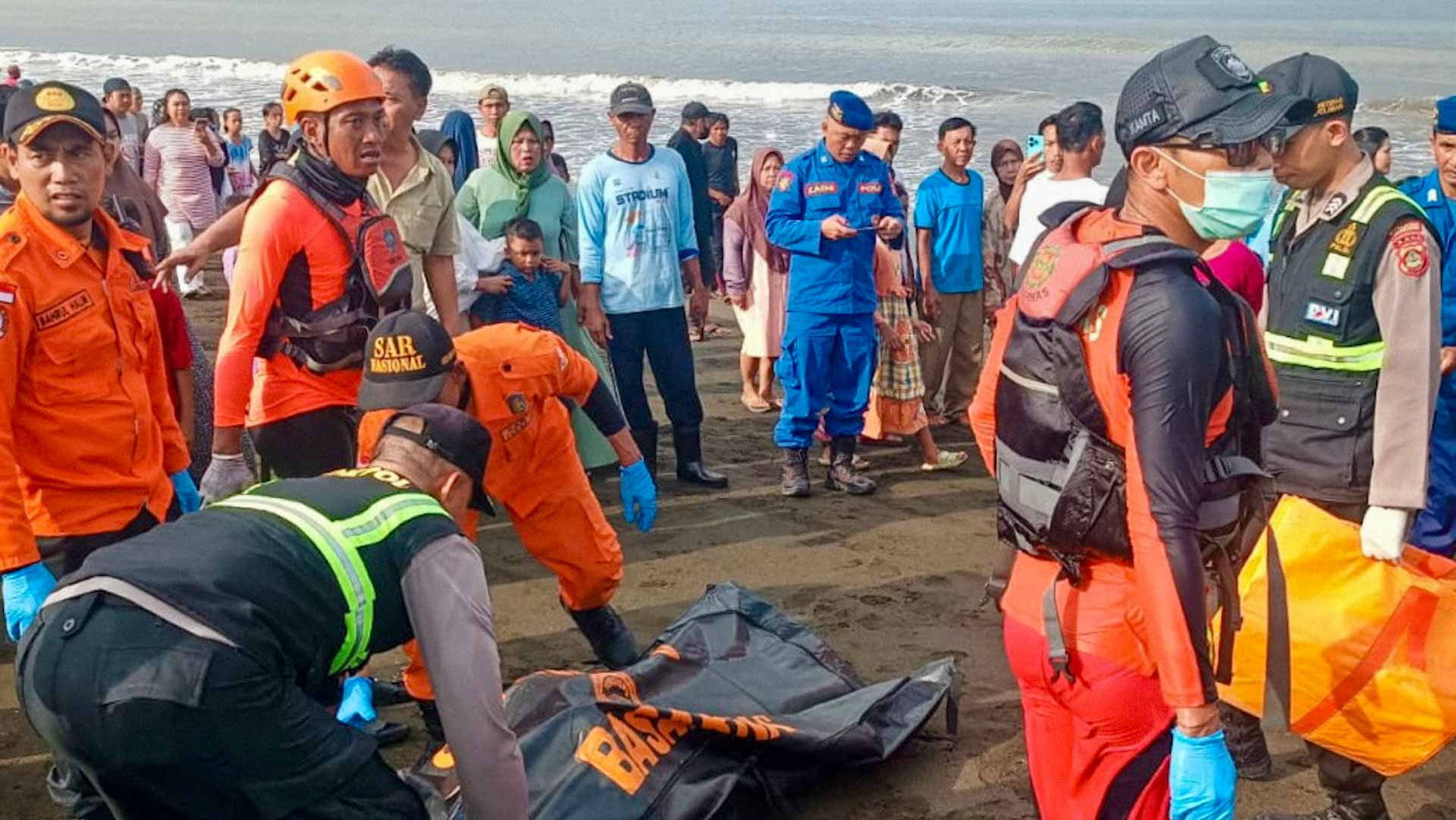 At least 4 dead, dozens missing after ferry sinks on way to Bali 