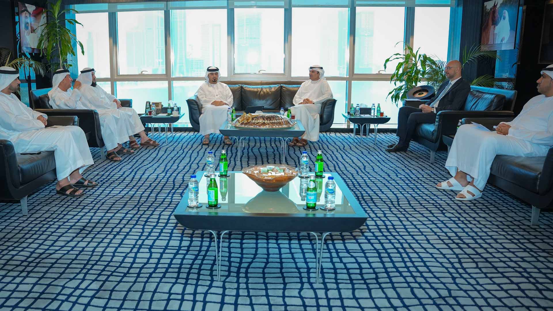 "الشارقة للثروة السمكية" تعقد اجتماعاً مع مصرف الشارقة الإسلامي 