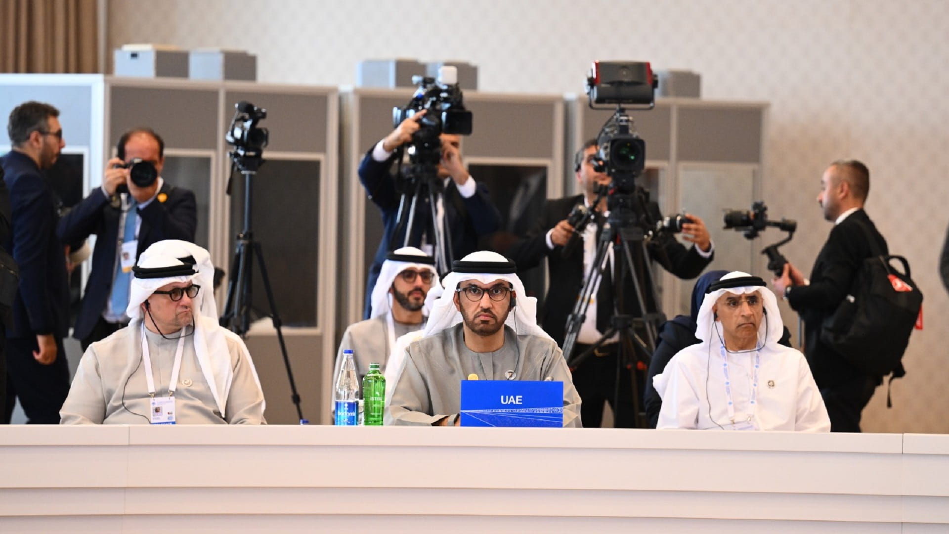 الإمارات ضيف شرف القمة الـ17 لمنظمة التعاون الاقتصادي بأذربيجان 