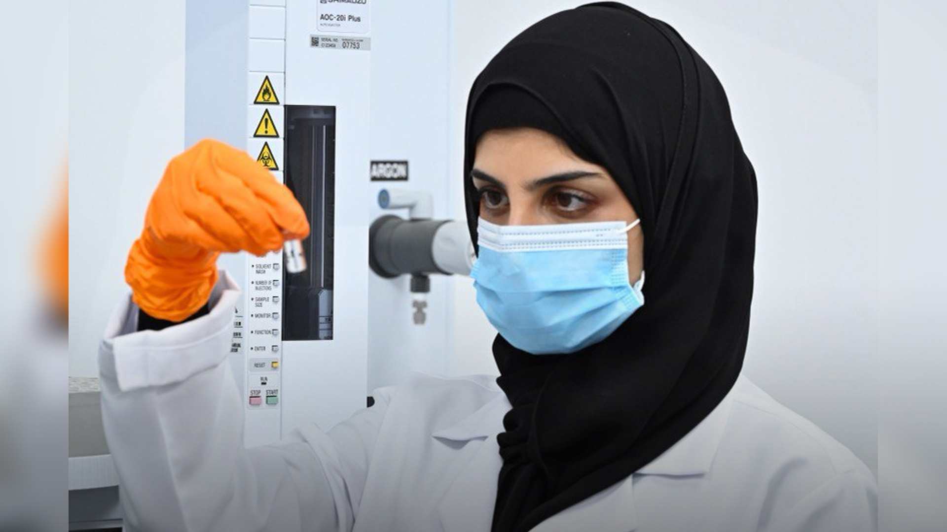 شرطة الشارقة تعزز حضورها الدولي بورقة علمية في مؤتمر ياباني