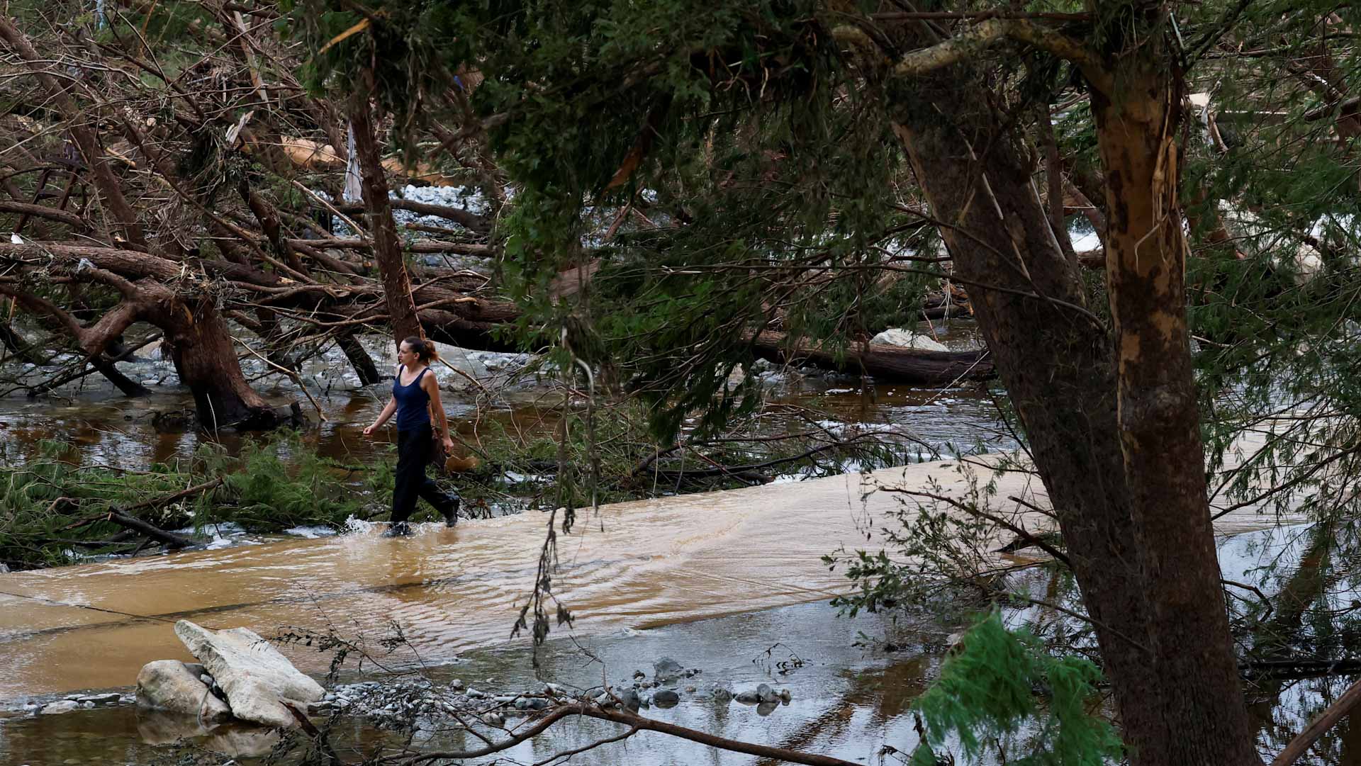  عدد ضحايا سيول تكساس يصعد إلى 96 وسط تضاؤل آمال العثور على ناجين 